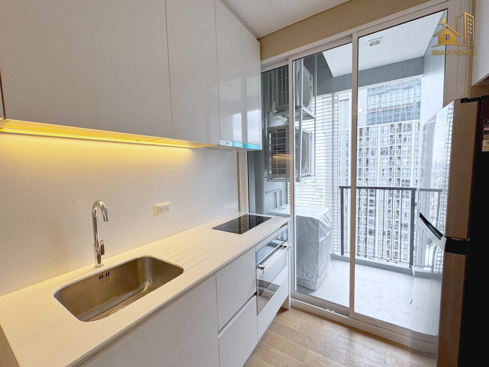The Saint Residences ห้องใหม่ 35.8 ตร.ม. ครัวบิลท์อิน อ่างล้างจานและเตาไฟฟ้า